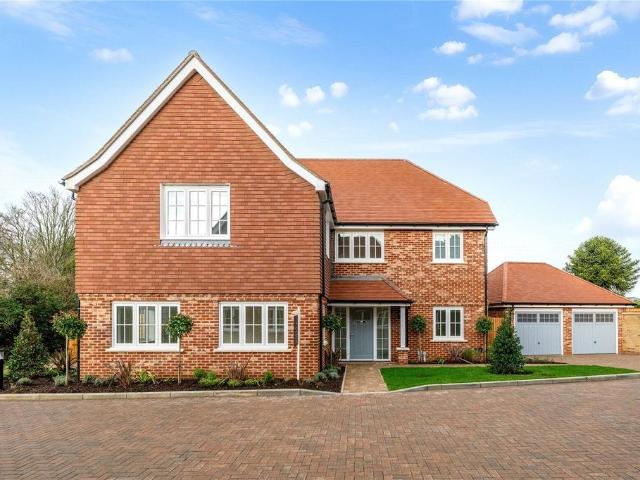 House for sale in Batchworth, Hertfordshire