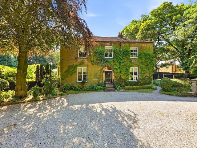 House for sale in Gomersal, West Yorkshire