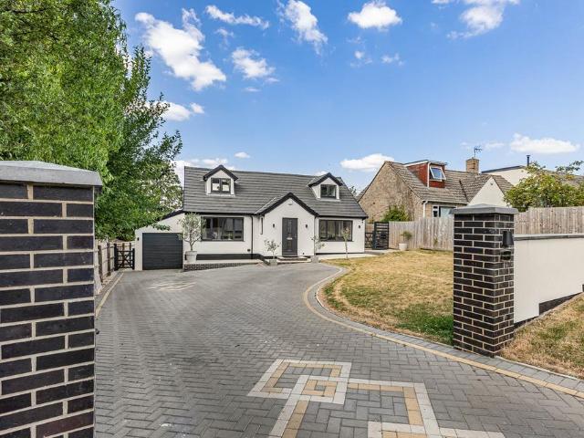 House for sale in North Leigh, Black Bourton