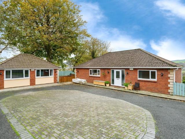 House for sale in Dyffryn Clydach, Neath Abbey