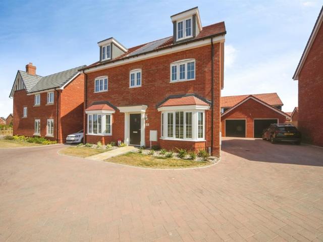 House for sale in Moreton Hall, Chedburgh