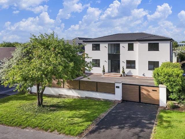 House for sale in Hookstone, Harrogate