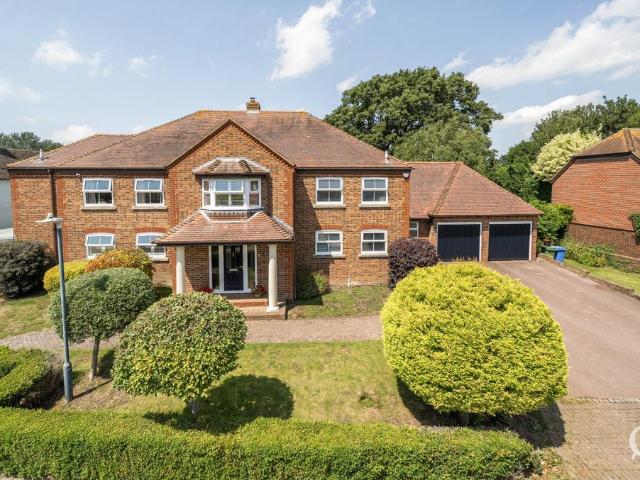 House for sale in Oad Street, Kent