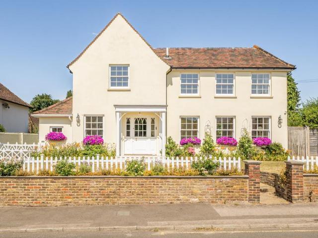 House for sale in Batchworth, Hertfordshire
