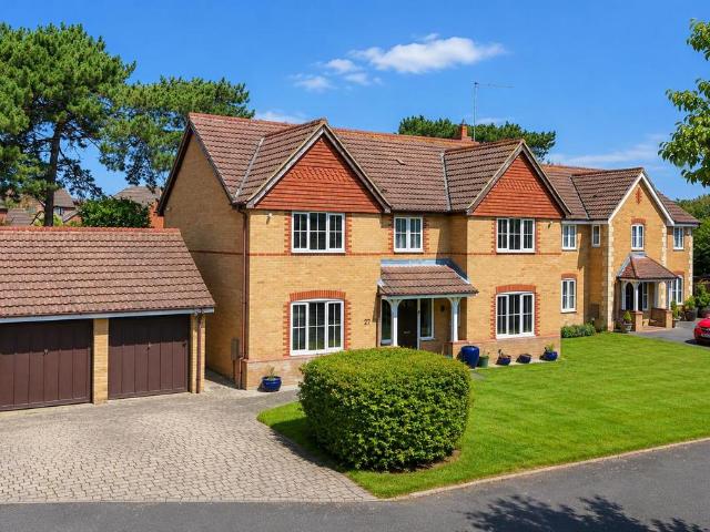 House for sale in Northampton, Northamptonshire