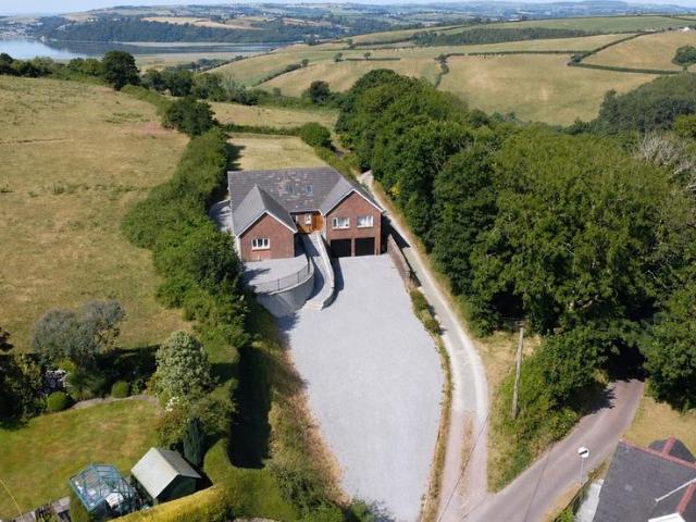 House for sale in Llansteffan, Llanybri