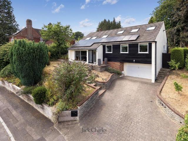 House for sale in Oxted, Hillview