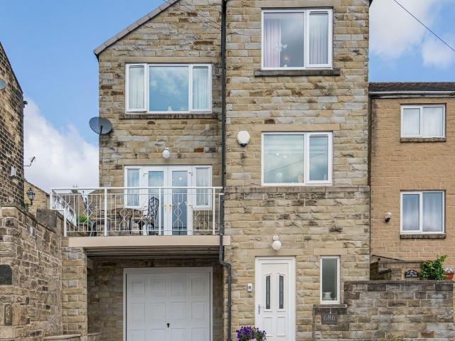 House for sale in Greetland, West Yorkshire