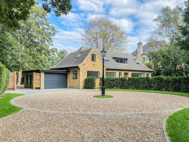 House for sale in London Borough of Croydon, Purley