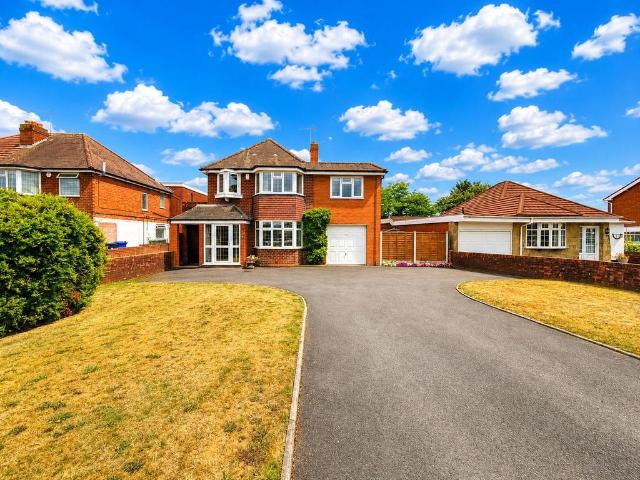 House for sale in Kingswinford, West Midlands