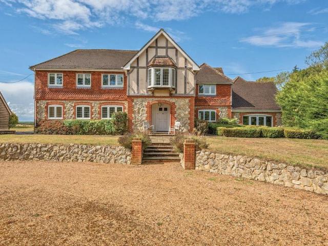 House for sale in East Hill, The Butts