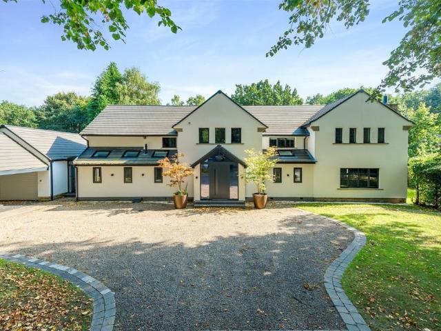 House for sale in Calverley, West Yorkshire