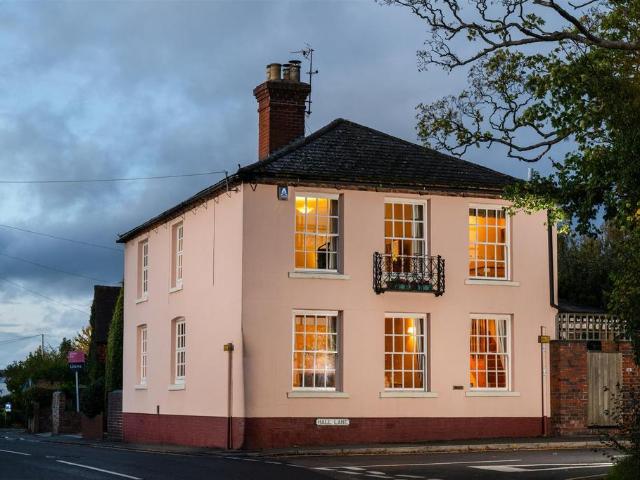 House for sale in Bromsgrove, Worcestershire