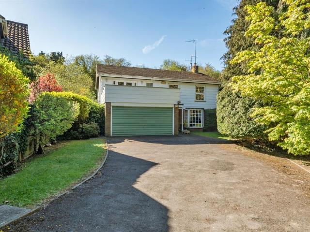 House for sale in Cox Green