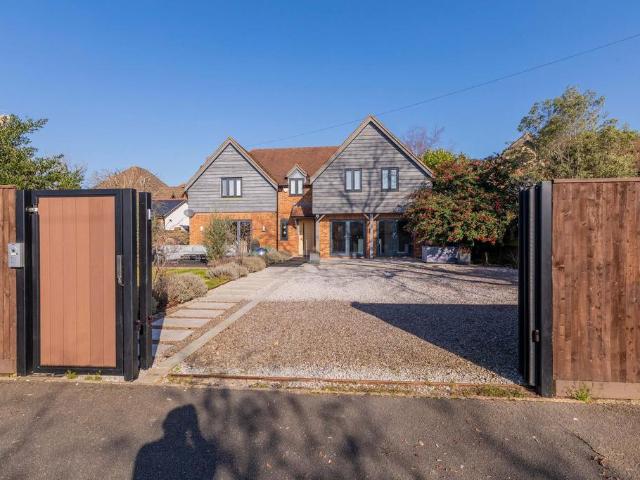 House for sale in Cox Green, Maidenhead