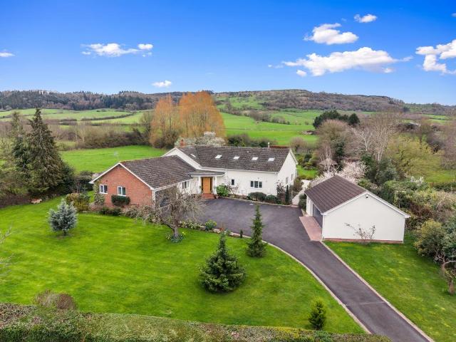 House for sale in Crookhill, Worcestershire