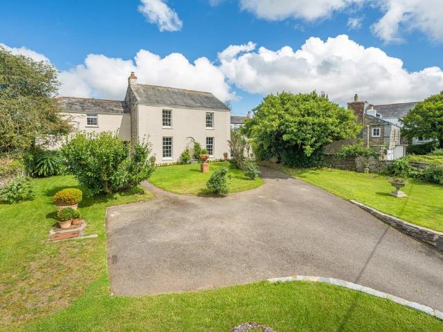 House for sale in Hellandbridge, Cornwall