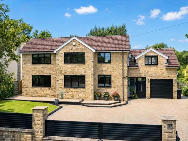 House for sale in Holt Park, West Yorkshire