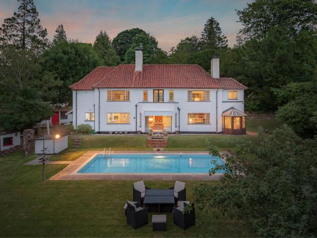 House for sale in Caterham Valley, Hillview