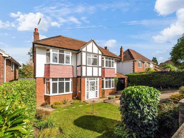 House for sale in Tattenham Corner, Red Hill