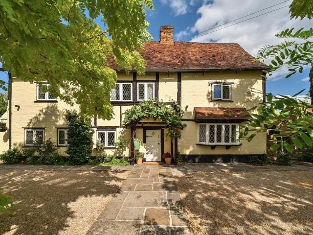 House for sale in Lower Halliford, Surrey