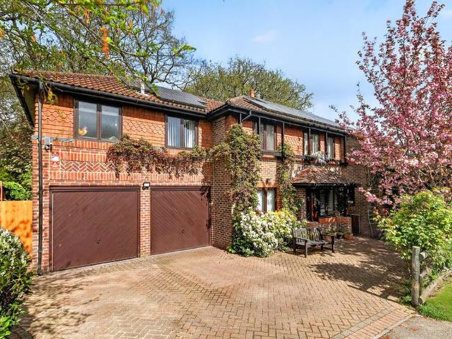House for sale in Newell Green