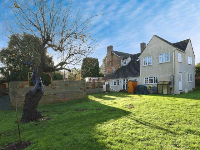 House for sale in Dauntsey Lock, Dauntsey