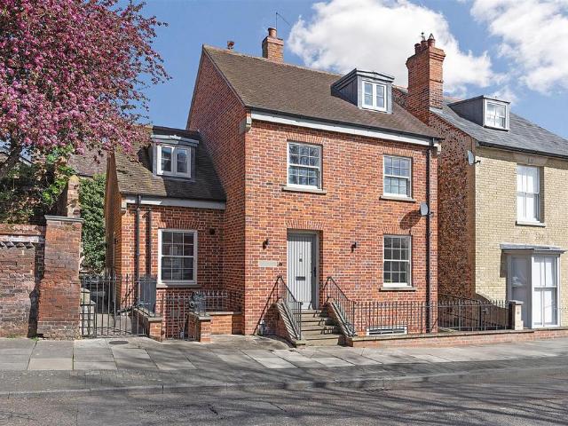 House for sale in Howard Estate, Chedburgh