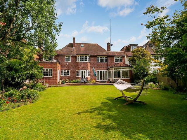 House for sale in Roehampton, Greater London