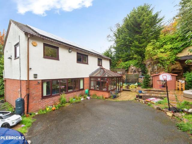 House for sale in Frodsham, Cheshire