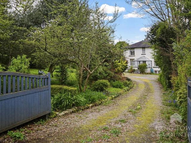 House for sale in Mount Wise