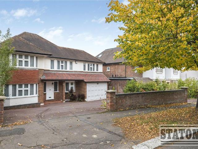 House for sale in Hadley Wood, Greater London