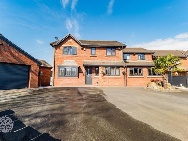 House for sale in Brandlesholme, Bury