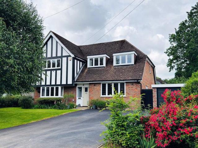 House for sale in Heronsgate, Batchworth