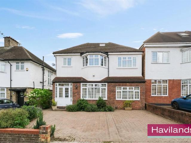 House for sale in Winchmore Hill, Edmonton