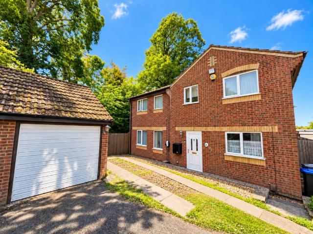 House for sale in Southfields, Northampton