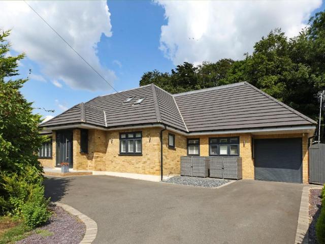 House for sale in Penn, Forty Green