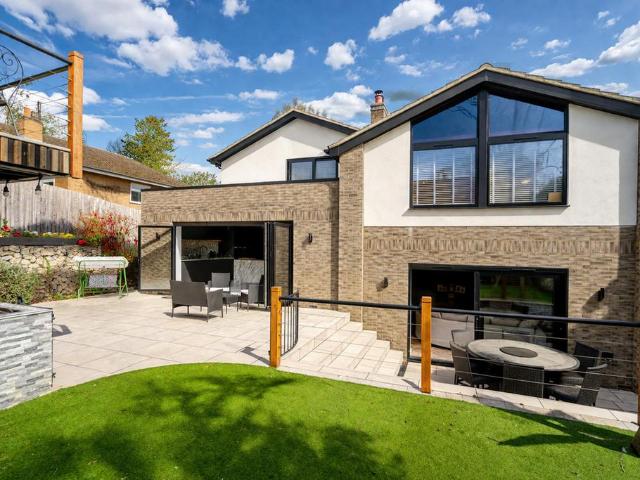 House for sale in Aspley Guise, Bedfordshire