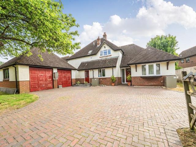 House for sale in Barton Stacey, Hampshire