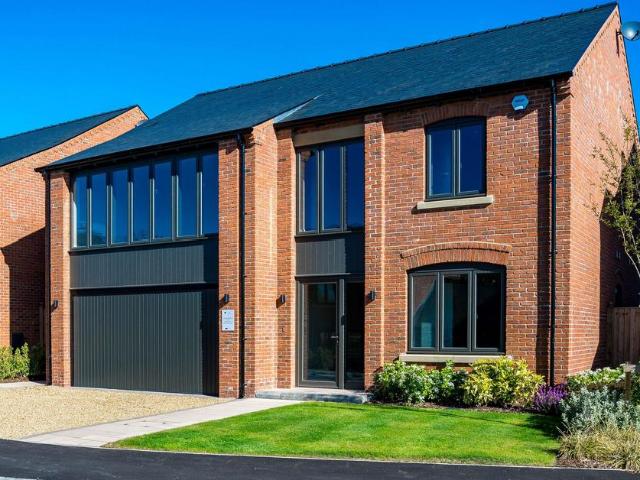 House for sale in Rostherne