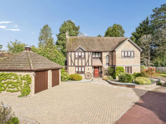 House for sale in Farnham Common, Buckinghamshire