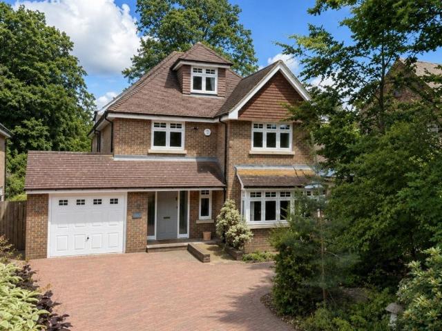 House for sale in Heatherside, Heol-las