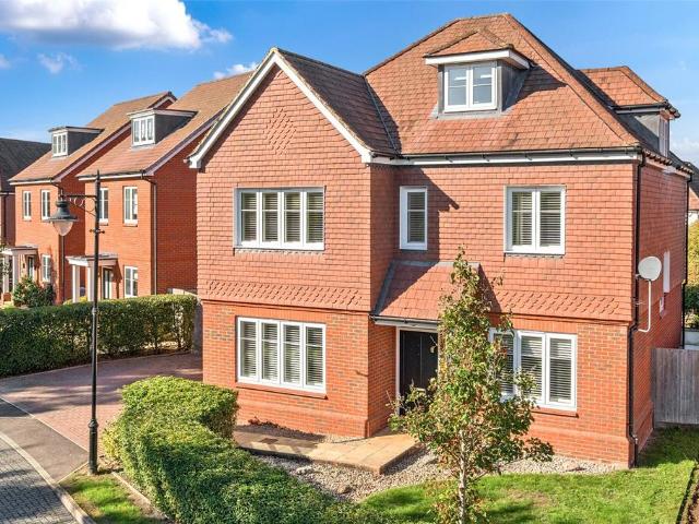 House for sale in Frogmore, Hart