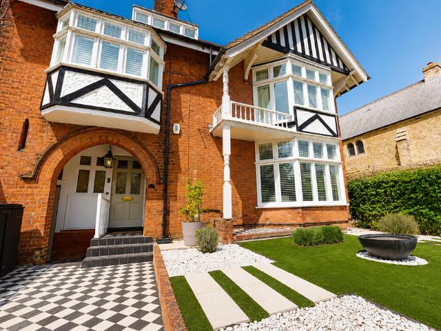 House for sale in Navestock Side, Essex
