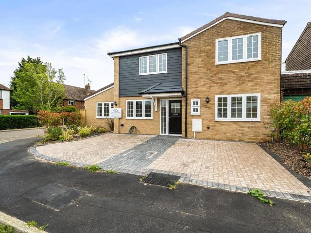 House for sale in The Butts, Kent