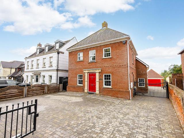 House for sale in Fobbing, Essex
