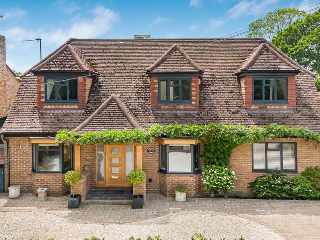 House for sale in Chartridge, Bellingdon