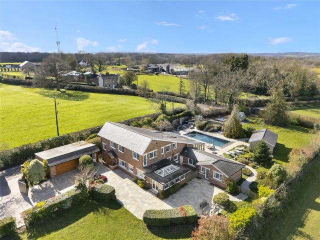 House for sale in East Hill, The Butts
