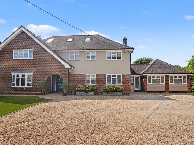 House for sale in Howe Green, Chelmsford