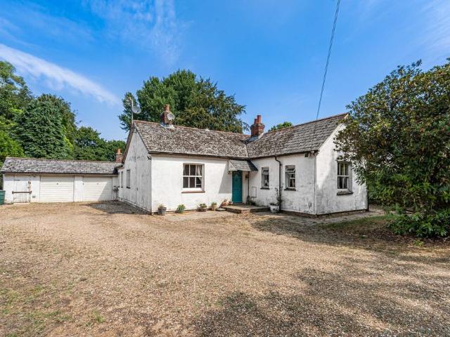House for sale in Bolton Low Houses, Hampshire